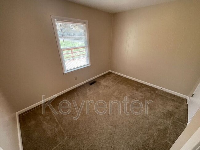 Building Photo - 4720 Meredith Rd