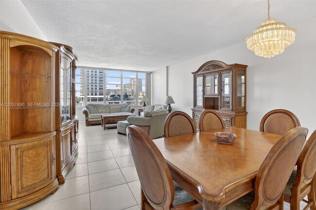 Building Photo - 1817 S Ocean Dr