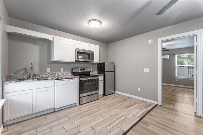 Building Photo - 109 2nd Ave SW
