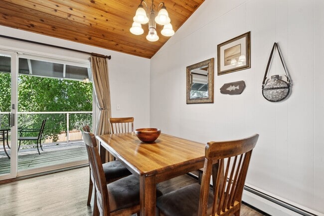 Building Photo - 1 bedroom, 1 bath condo on Whitefish Lake