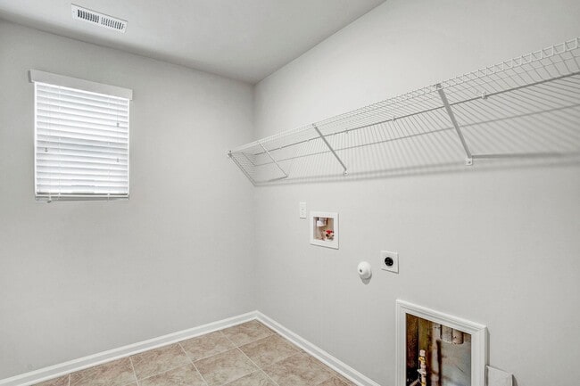 Building Photo - 205 Wilbur Lake Dr
