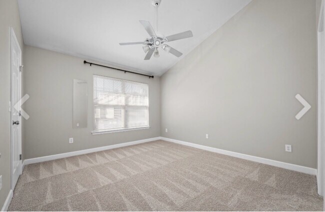 Building Photo - 105 4th Ave