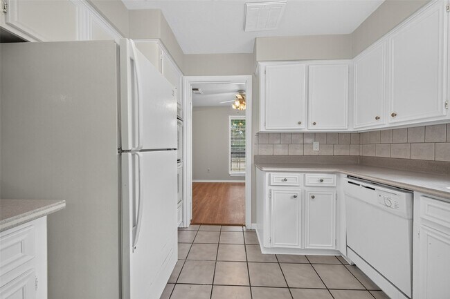 Building Photo - 25515 Stone Mill Ln