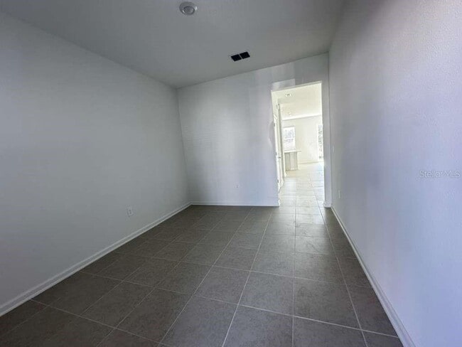 Building Photo - 2742 Skyline Lp