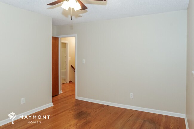 Building Photo - Charming Split-Level Home