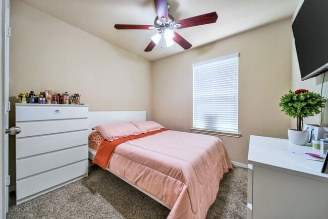 Building Photo - 2919 Iron Range Ct