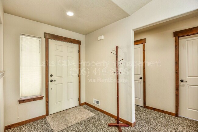 Building Photo - 10231 N Zenith St