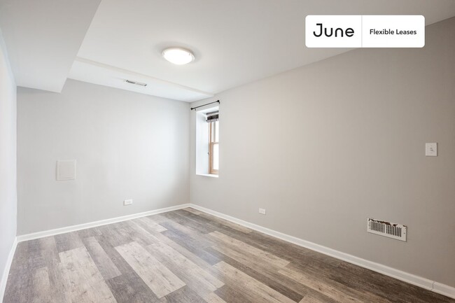 Building Photo - 3516 W Belden Ave