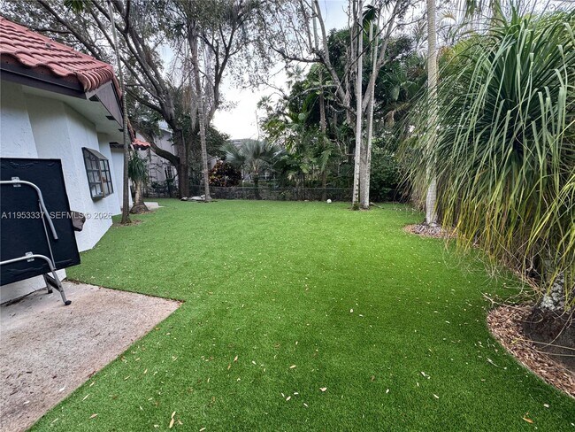 Building Photo - 3911 SW 56th Ct