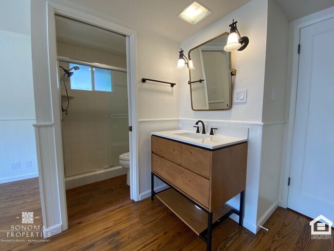 Building Photo - Charming 2bd/2ba House in Downtown Sonoma!