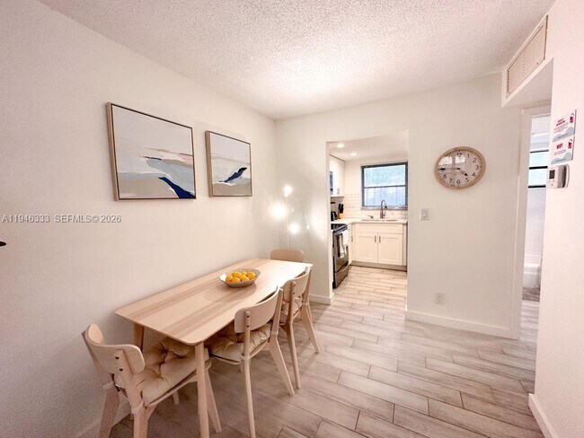 Building Photo - 664 SE 20th Ave