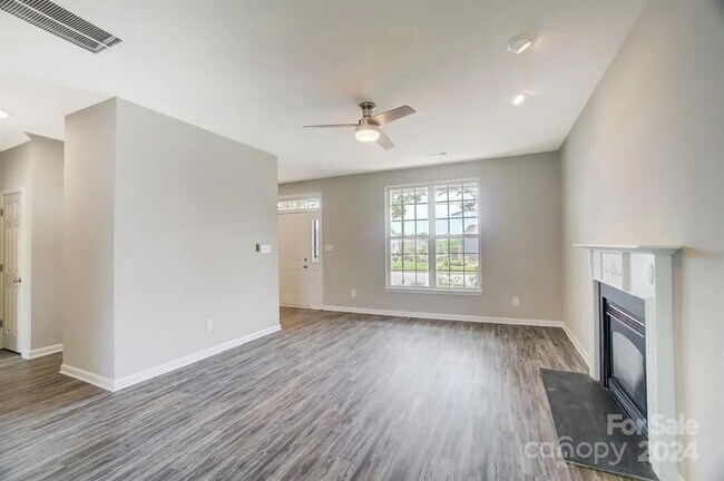 Building Photo - 9839 Brawley Ln