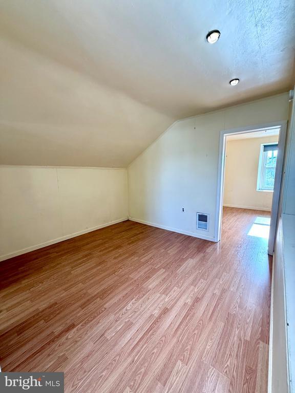 Building Photo - 403 S Main St