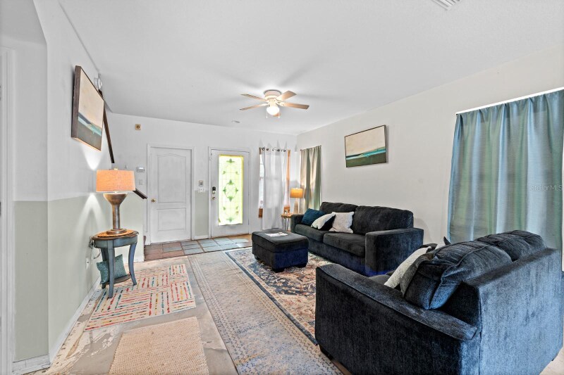 Building Photo - 1112 Lake Shore Ranch Dr