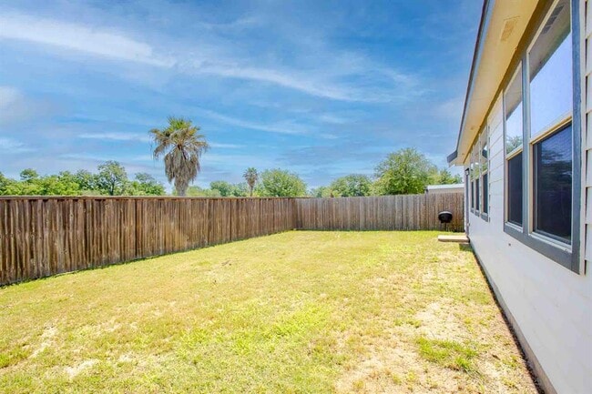 Building Photo - 11724 Saddle Rock Dr