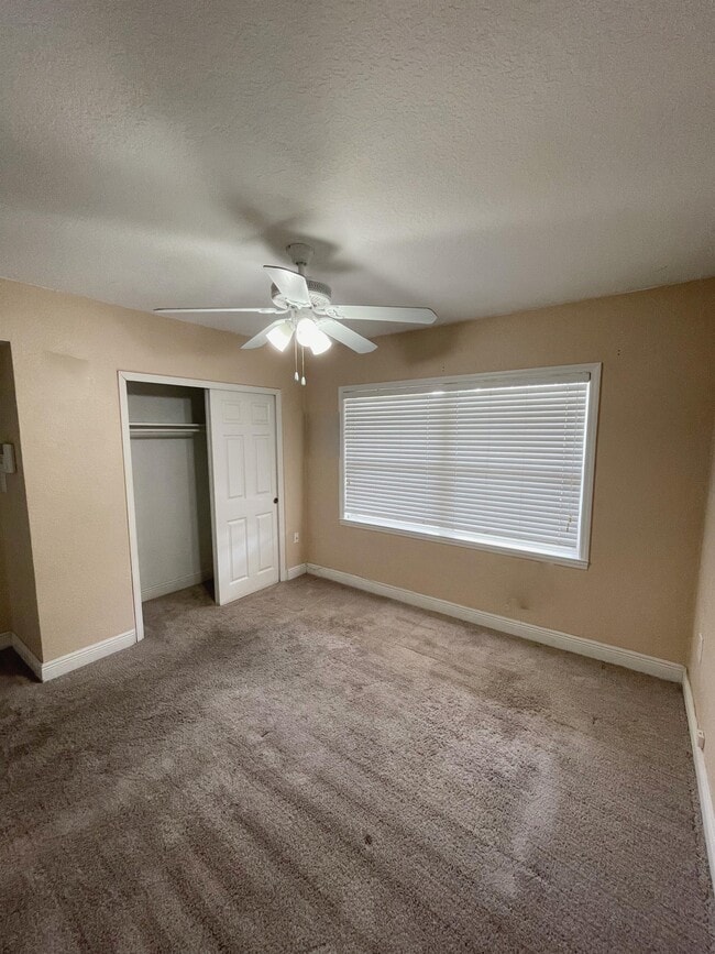 Building Photo - 225 E New Hampshire St