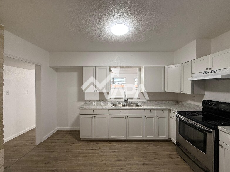 Building Photo - 943 Weizmann St