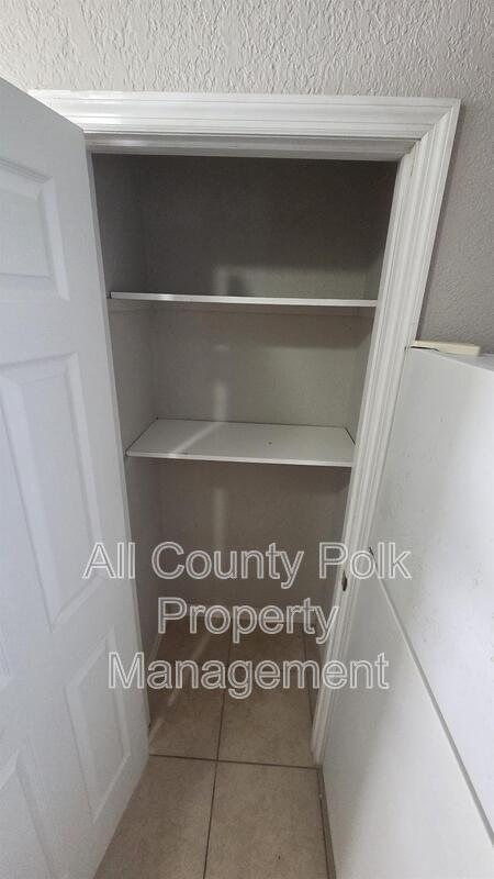 Building Photo - 712 Bryon Ct