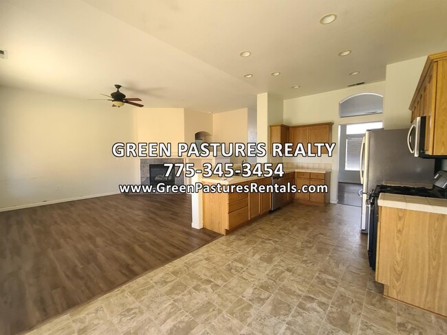 Building Photo - 1045 Brierwood Ln