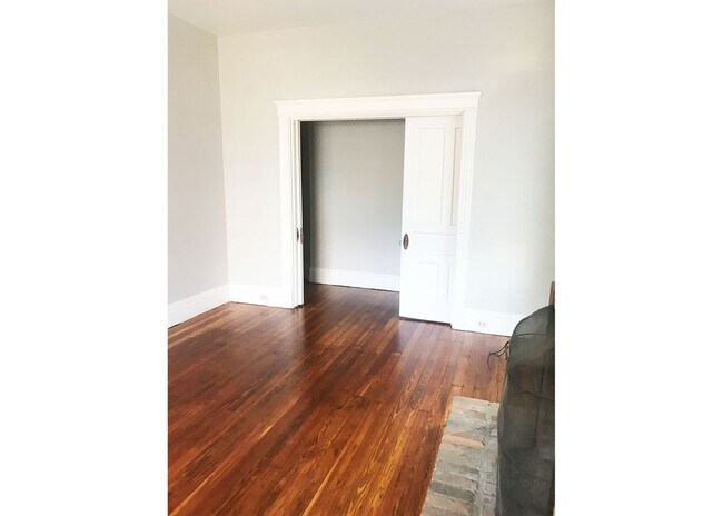 Building Photo - 3226 Bishop St