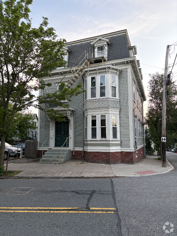 Building Photo - 54 Hope St