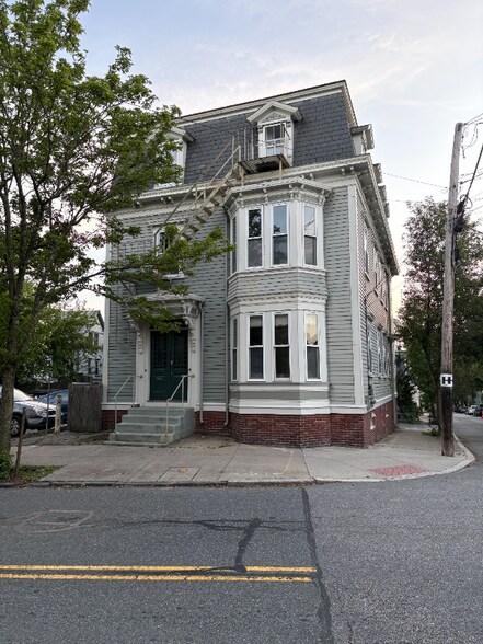 Primary Photo - 54 Hope St