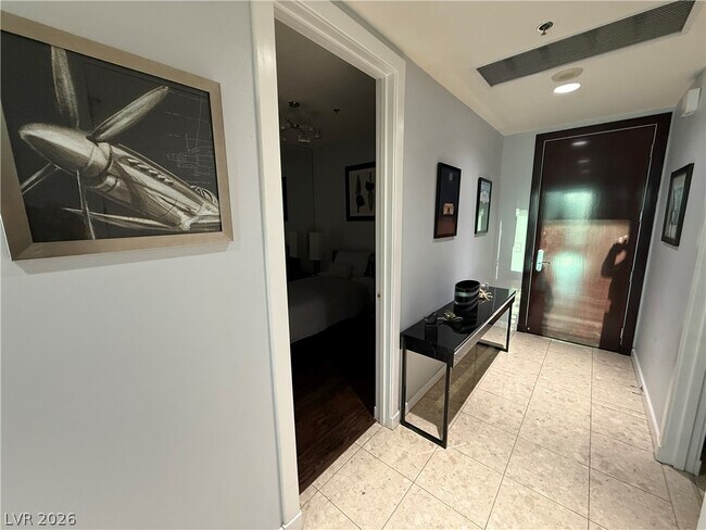 Building Photo - 4525 Dean Martin Dr