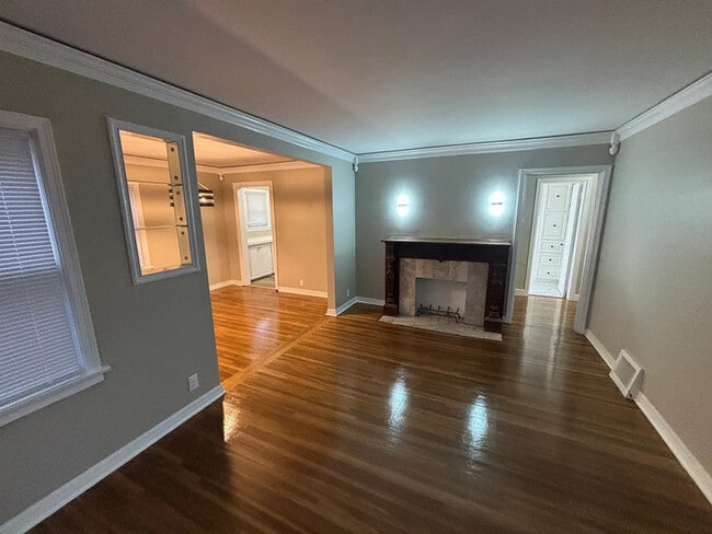 Building Photo - Crown Heights Home For Rent