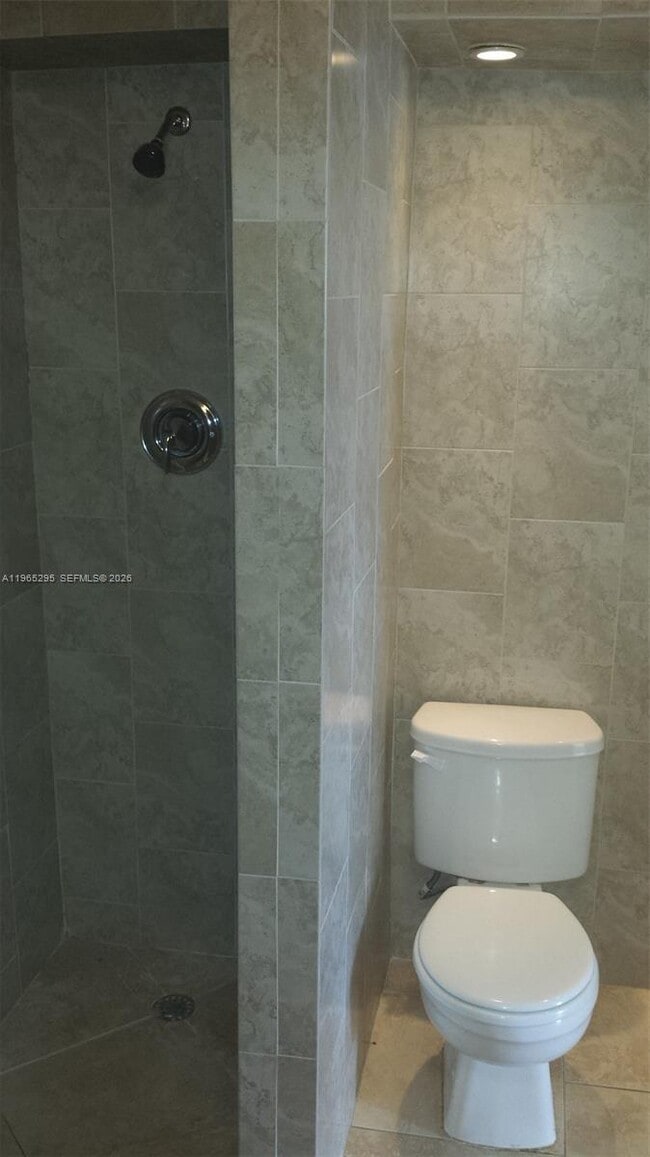 Building Photo - 492 NW 165th St