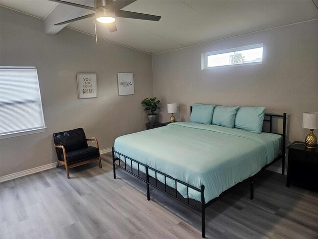 Building Photo - 812 Marlin St