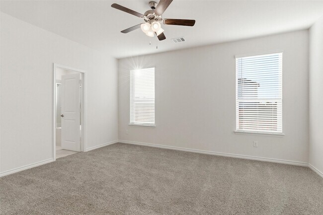 Building Photo - 115 Sophie Dr