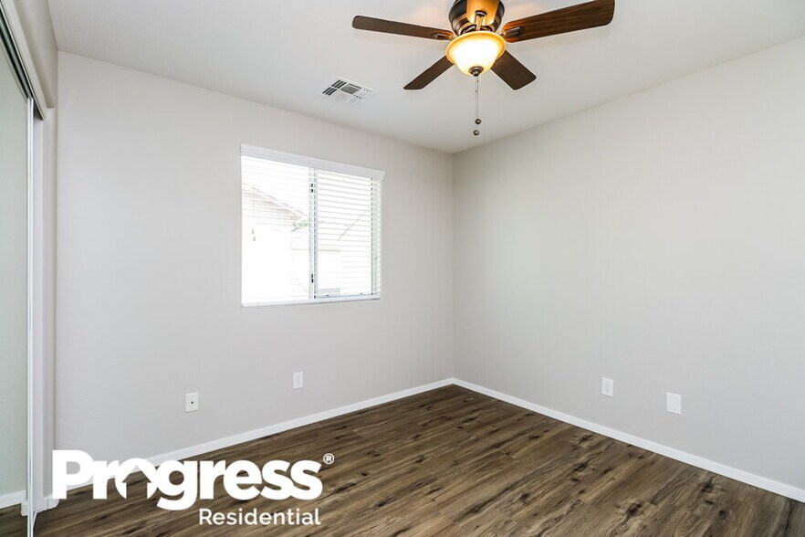 Building Photo - 4145 E Carla Vista Dr