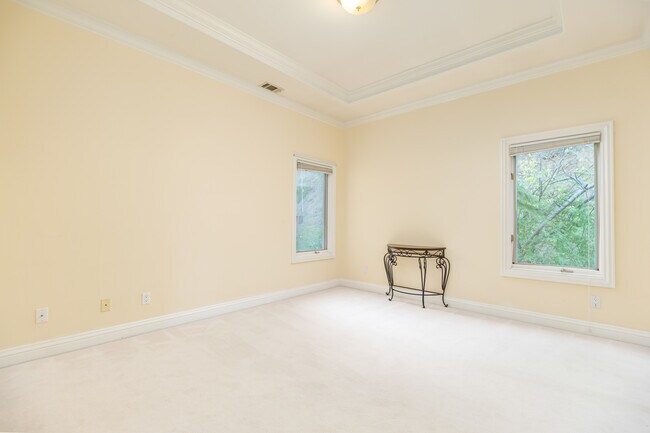 Building Photo - 17 Heron Dr