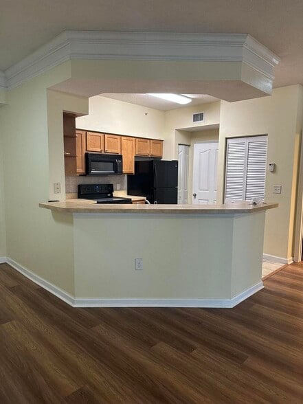 Building Photo - 9905 Baywinds Dr