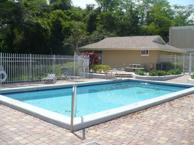 Building Photo - 611 Cypress Lake Blvd
