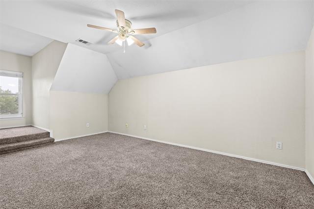Building Photo - 850 Warbler Ln