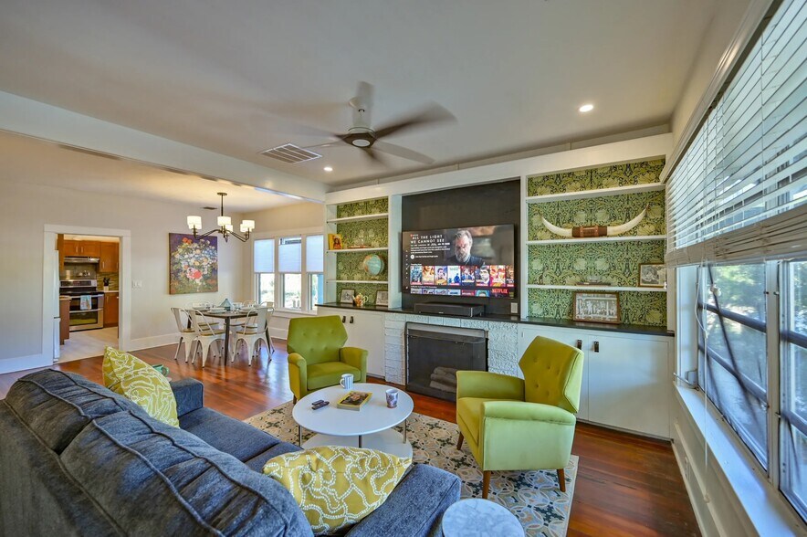 Building Photo - 2408 Hillview St