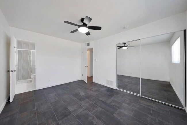 Building Photo - 7031 E Loma Land Dr