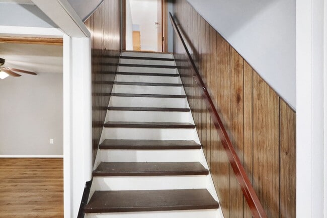 Building Photo - Don't Fuss with the Bus -5 Bed - 3 Bath - ...