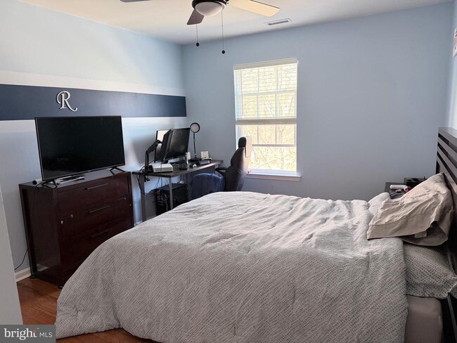 Building Photo - 413 Ruby Rd