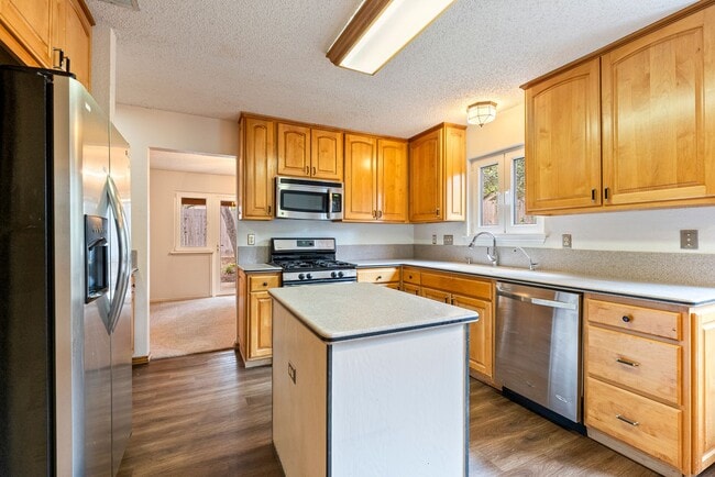 Building Photo - Lovely 3 Bedroom, 2 Bathroom in North Central Austin!!!