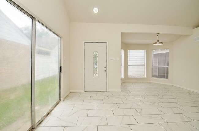 Building Photo - 11818 Spring Grove Dr