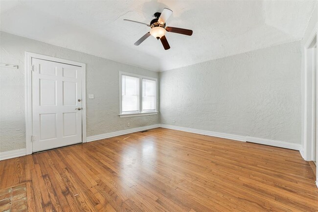 Building Photo - 2833 NW 22nd St