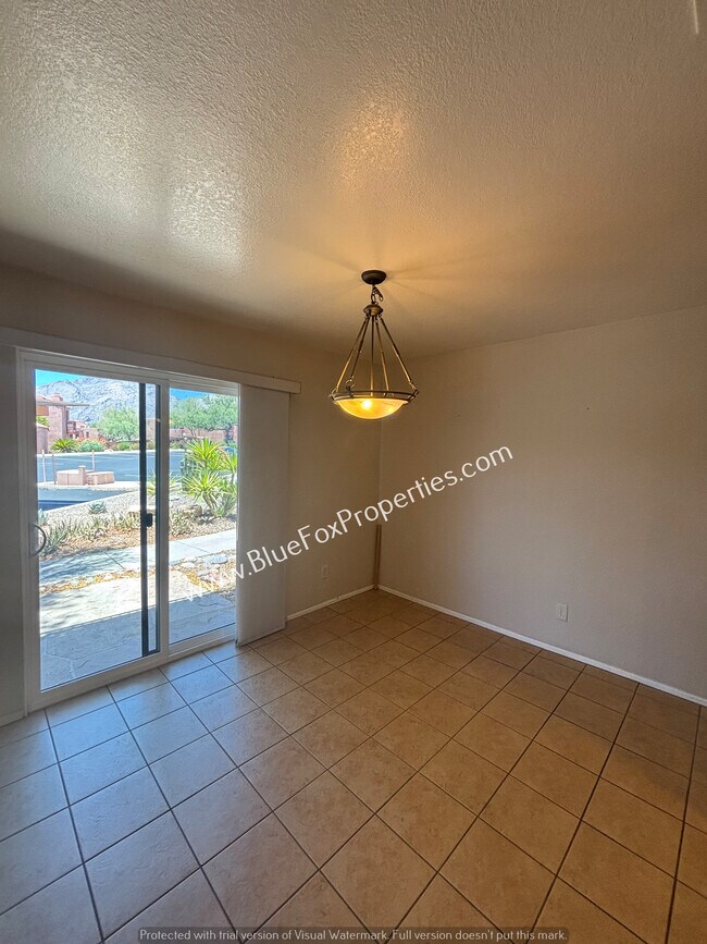 Building Photo - 5051 N Sabino Canyon Rd