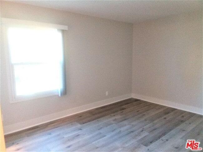 Building Photo - 11230 Camarillo St
