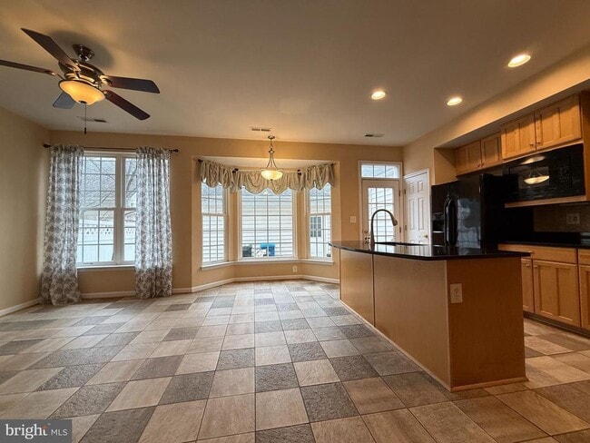 Building Photo - 22949 Fanshaw Square