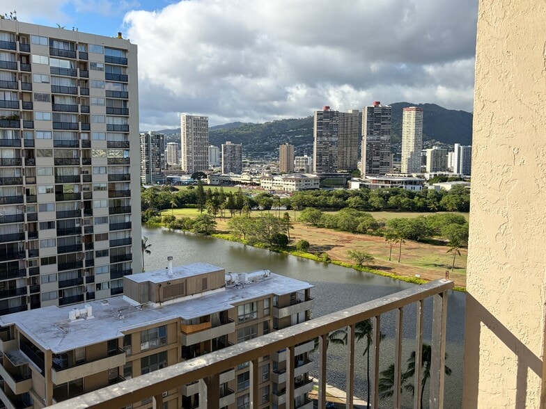 Building Photo - 2345 Ala Wai Blvd