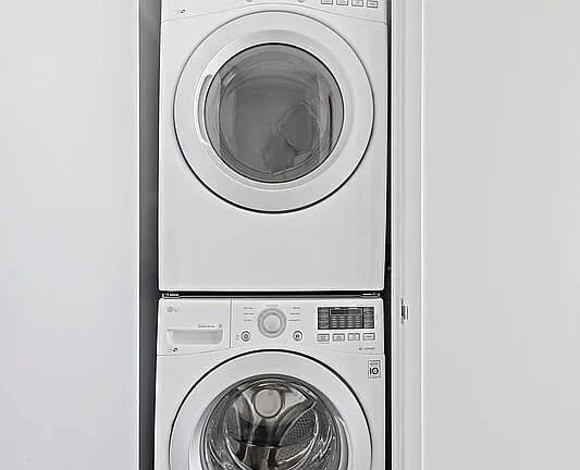 Building Photo - 389 E 89th St