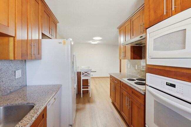 Building Photo - What a Great Home! Available Now!