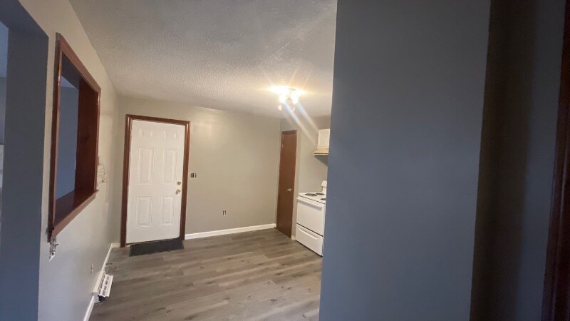 Building Photo - 65 Wisteria St